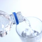ペットボトルの水って汚染されてるの？発がん性物質の硝酸態窒素とは？除去する方法は？